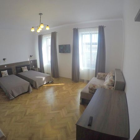 Central Parc Studios Сибиу Экстерьер фото