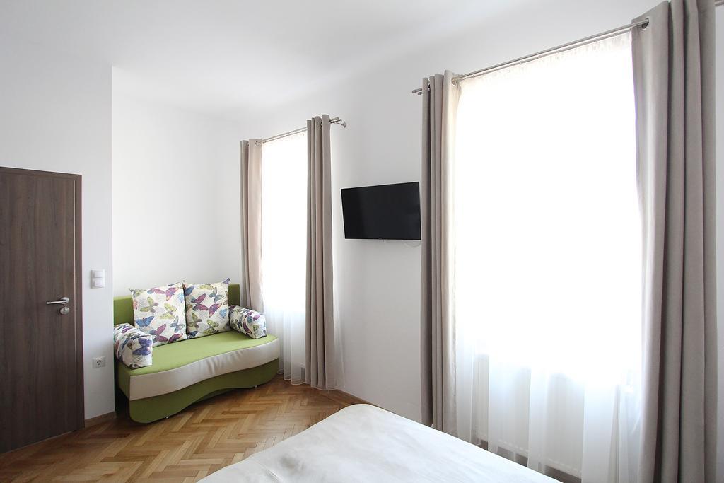 Central Parc Studios Сибиу Экстерьер фото