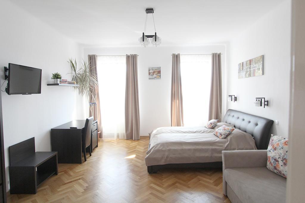 Central Parc Studios Сибиу Экстерьер фото